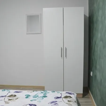 Dar アパート トレビニエ